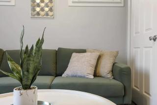 Modern 4BD 2BA Family Home - 5