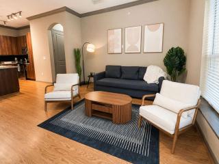 Downtown Tulsa Apartment Near Arts District Pool - 1