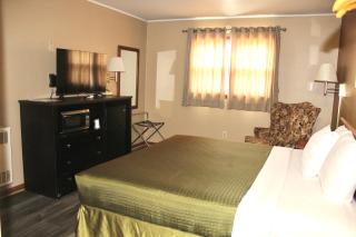 Colonial Inn - 9