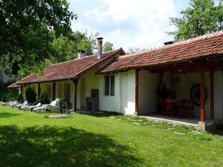 Roden Dom Holiday Home - Apriltsi - 0