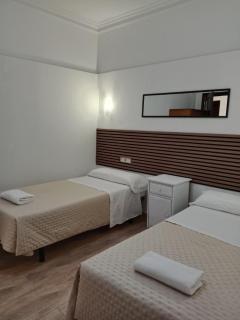 Hostal PILAS ALCARAYÓN - 2