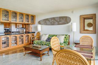 Pool Access, 1 Mi to Makaha Beach! Ocean-View Unit - 5