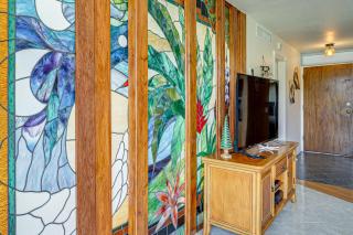 Pool Access, 1 Mi to Makaha Beach! Ocean-View Unit - 2
