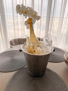 AURA suites by Mercury towers - 5