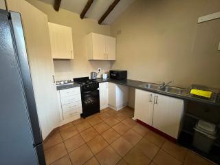 Exquisite cottage in Doringkloof - 2