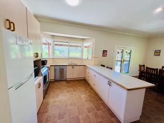 Treetops Escape Albury - 6