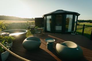 Stargazer Pod Romantic Escape with Sky Views - 7