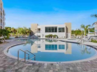 Sarasota Modern Luxury Waterfront - 2
