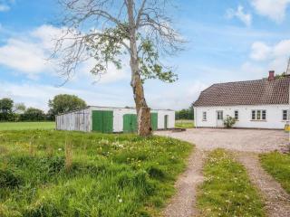 6 person holiday home in Rødding - 2