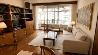 4 Bedrooms Apartment in Center - 0