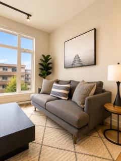 Lovely Brand New Suite - 2