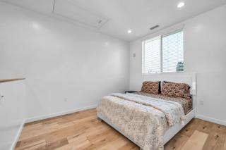 Loft Style One Bedroom With Hollywood Sighn Viwe - 3