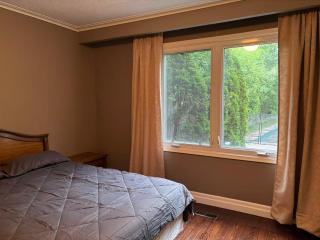 House in Markham - 8