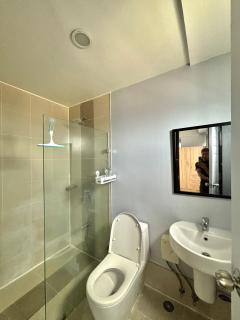 Relax in Style Walk into City, walking distance to Abreeza Malls - 2