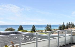 Beachside 2-Bed Retreat Near Coast - 6