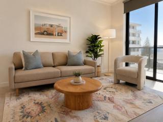 Beachside 2-Bed Retreat Near Coast - 5