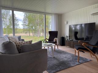 Newly Renovated Lakeview Home Near Eskilstuna - 4