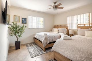2BR Escape Boutique Las Olas Blvd-Beach-Dining - 5