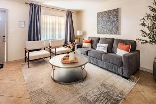 2BR Escape Boutique Las Olas Blvd-Beach-Dining - 3