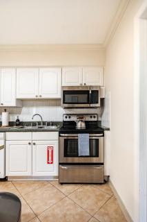 2BR Escape Boutique Las Olas Blvd-Beach-Dining - 2