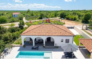 Beautiful Home In Stankovci - 9