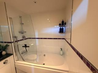One bedroom flat in MailBox with Free parking - 3
