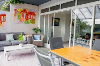 Seaview Apartment - 3