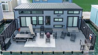 Wake House - One of a Kind Floating Home on Lake Cumberland - Boat Slip - Boat Ramp Access - Sleeps 20 - 9