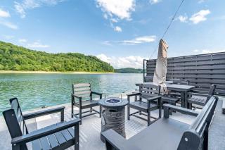 Wake House - One of a Kind Floating Home on Lake Cumberland - Boat Slip - Boat Ramp Access - Sleeps 20 - 6