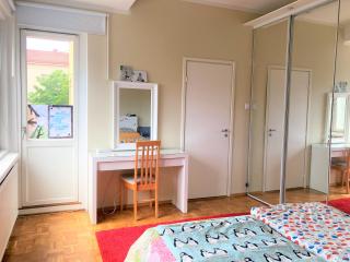 Cozy and Spacious 2BR in Meilahti, Near City & Beach - 1