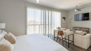 Landing Apartments - Lofts at Sylvan Thirty - 8