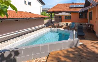 Awesome Home In Karlovac - 3
