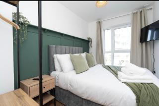 Modern 2-Bed Apartment in Southampton - 4