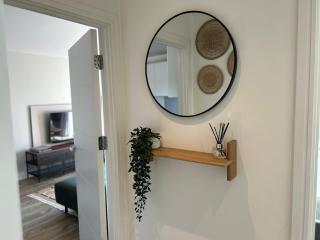 Modern 2-Bed Apartment in Southampton - 7
