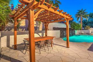 Villa near STRIP - Heated Pool, Hot Tub, Billiards - 1