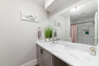 Cozy 4 Bed -4 Bath - 6