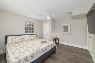 Cozy 4 Bed -4 Bath - 8