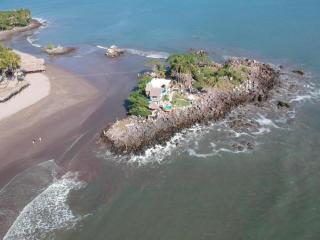 Isla Quimera Adults Only Beachfront Retreat - 9