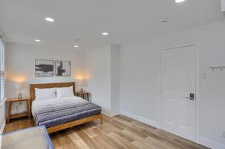 Pittsburgh Troy Hill 2B Modern Private Bedroom with Shared Bathroom - 9