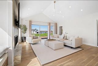 Brudenell Riverview Estate-luxury modern retreat in hi-end neighborhood - 4
