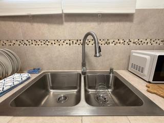StayDelRom Cozy 3BR Home 8 Min to Airport 5 to Mall of San Juan 2 to Restaurants - 4