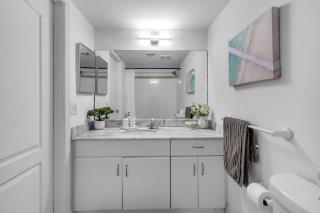 Modern Brickell Studio - 2 Queen Bds and Free Parking - 9