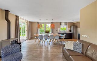 5 Bedroom Beach Front Home In Noordwijk - 6