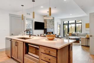 Downtown WP Condo 1304 I Hot Tub I AC I Great Views I Activity Program - 2
