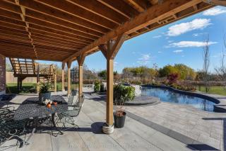 Private Suite with Pool Access - 8