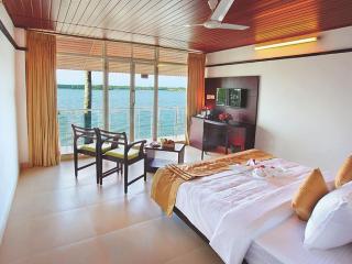 Mannath Ayur Island Resort - 0