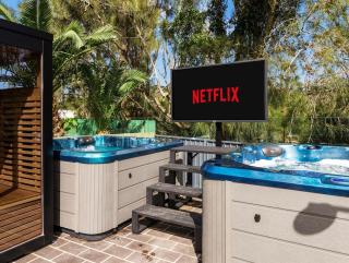 SKYES BEACH HOUSE spas sauna arcade machines - 1