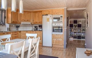 Nice Home In Sturkö With Wifi - 4