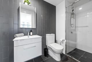 Spacious 2BR Apt on Fish Lane with Pool and Parking! - 2