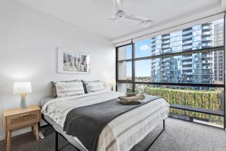 Spacious 2BR Apt on Fish Lane with Pool and Parking! - 7